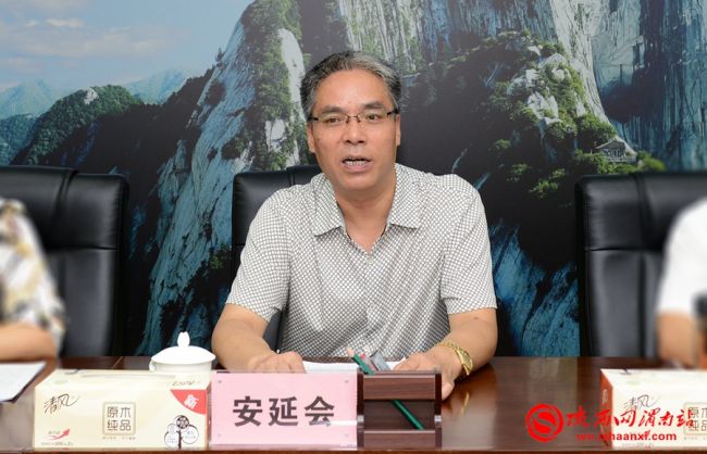 市司法局局长安延会介绍此次督导检查的情况。记者 许艾学 摄