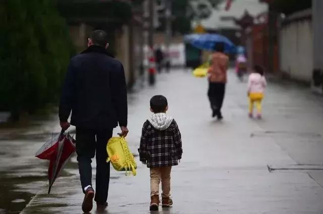 上班时间接孩子放学,违纪吗?