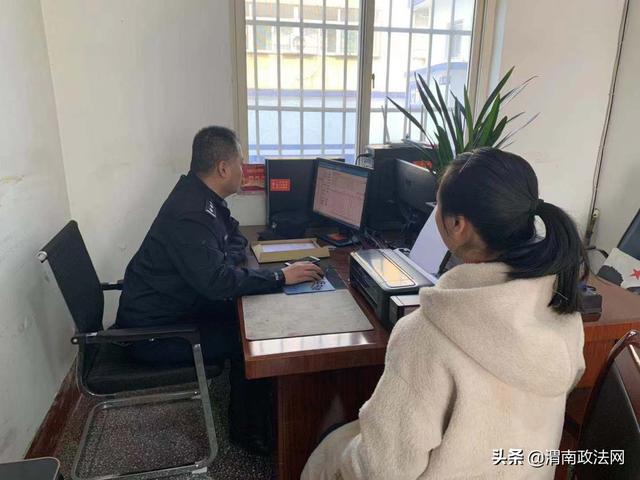 2019年12月12日晚，渭南市公安局华州分局民警与诈骗团伙上演了一场现实版的“智斗”，成功追回群众被骗资金21万元。