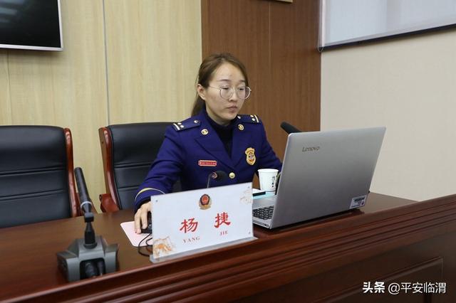 图释:消防大队参谋杨捷