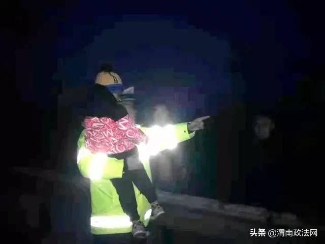 平安春运 交警同行 | “雪”色奋斗 让2020温暖开启