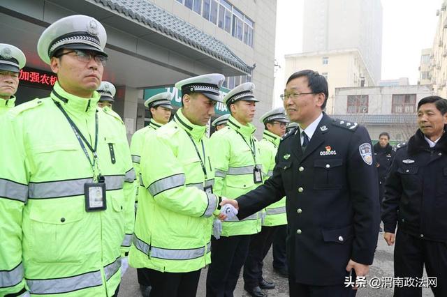 杨建琦赴交警支队走访慰问基层民警(图)