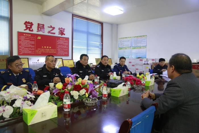 杨卫军与企业负责人座谈交流