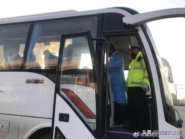 疫情防控 ,渭南交警在行动!