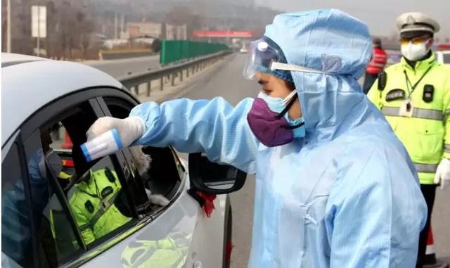 疫情不退 警察不退 渭南公安交警战斗在一线