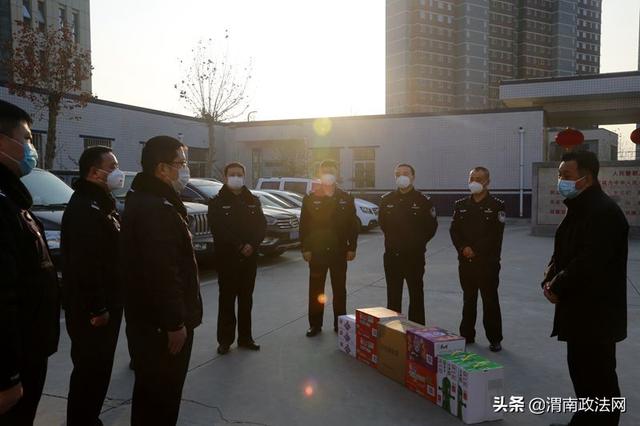 战时慰问暖警心 凝心聚力抗疫情——市公安局经开分局党委班子成员慰问疫情防控一线民警（图）