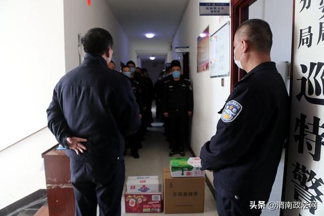 战时慰问暖警心 凝心聚力抗疫情——市公安局经开分局党委班子成员慰问疫情防控一线民警（图）