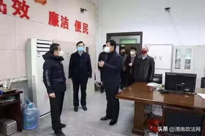 渭南中院党组书记、院长李永强检查指导院机关疫情防控工作。 渭南中院党组书记、院长李永强检查指导院机关疫情防控工作。