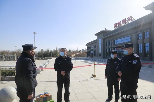 党亚地深入火车站执勤点督导检查疫情防控工作(图)
