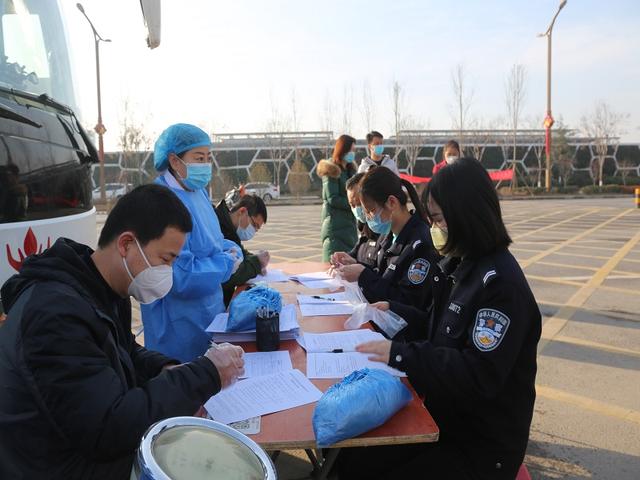 市公安局经开分局开展“抗击疫情、为爱逆行”无偿献血活动