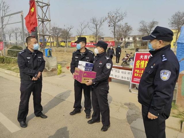 市公安局经开分局深入村组督导慰问驻村抗疫扶贫工作