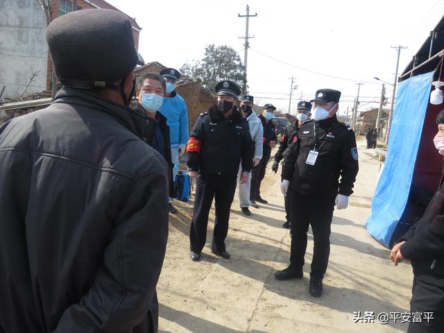 他第一个将党旗插在富平“疫线”阵地——富平民警米进锋