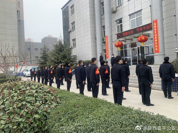 2月26日，富平公安城关派出所组织辅警开展队列训练。