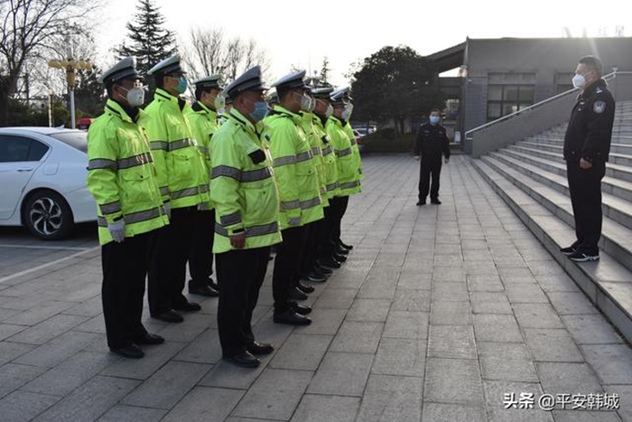 韩城市公安局交警大队开展复工复产期间北线大货车违法行为整治行动。 韩城市公安局交警大队开展复工复产期间北线大货车违法行为整治行动。