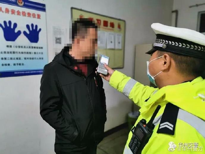 近日，华州公安交警在巡逻时，查获一酒后驾驶机动车的违法行为人。