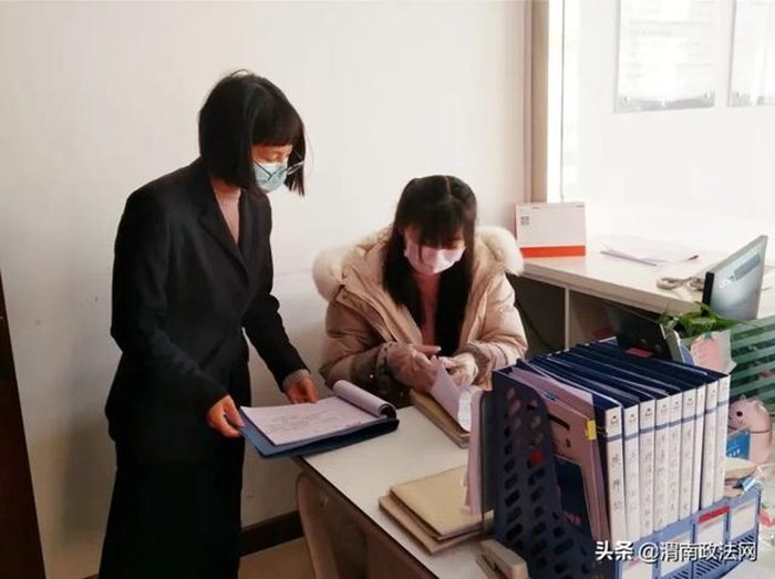 富平检察战“疫”防控不放松,扫黑除恶在行动。 富平检察战“疫”防控不放松,扫黑除恶在行动。