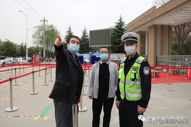 高新交警大队排查校园周边安全隐患助力高初三学生开学复课