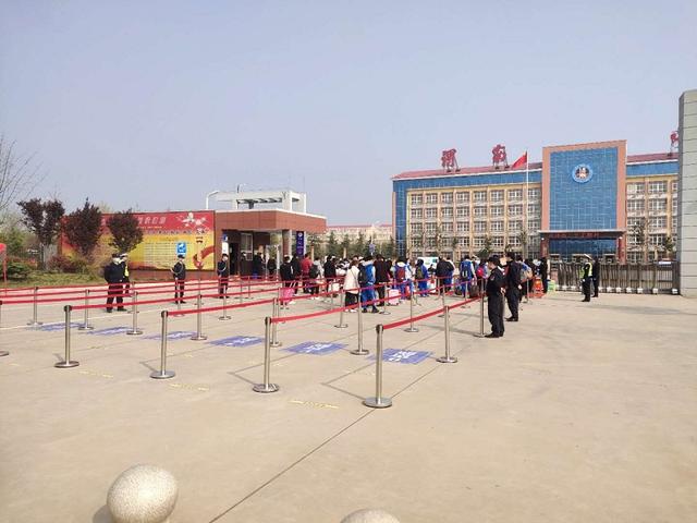 【基层警务】市公安局经开分局“三项措施”确保新学季开学顺利进行