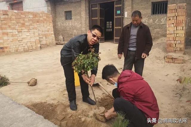 大荔法院：改善人居环境 助推脱贫攻坚