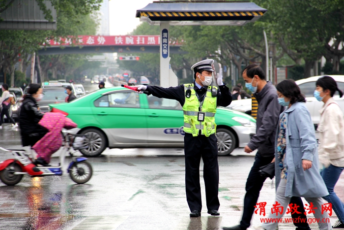 1702430463 1702430463