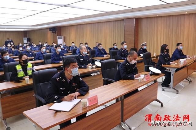 韩城公安：交警进企业 安全宣教忙（组图）