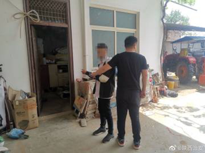 大荔东关所民警成功将犯罪嫌疑人抓获归案。