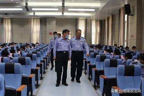 渭南市公安局机关组织开展实战大练兵第一次理论测试（图）