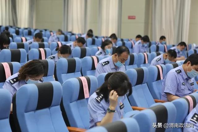 渭南市公安局机关组织开展实战大练兵第一次理论测试（图）