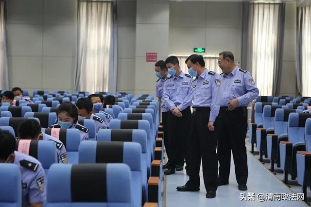 渭南市公安局机关组织开展实战大练兵第一次理论测试（图）