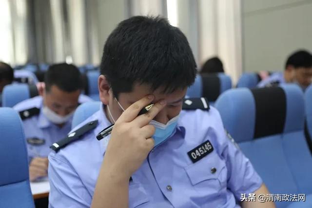 渭南市公安局机关组织开展实战大练兵第一次理论测试（图）