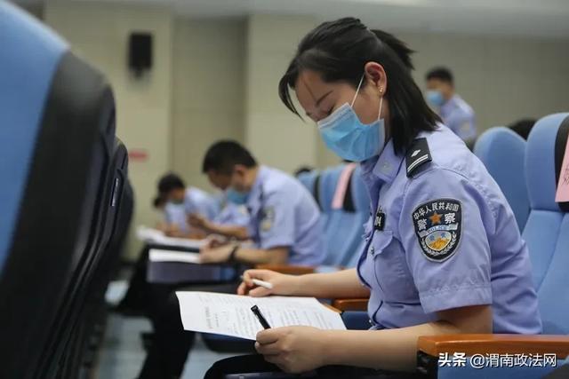 渭南市公安局机关组织开展实战大练兵第一次理论测试（图）