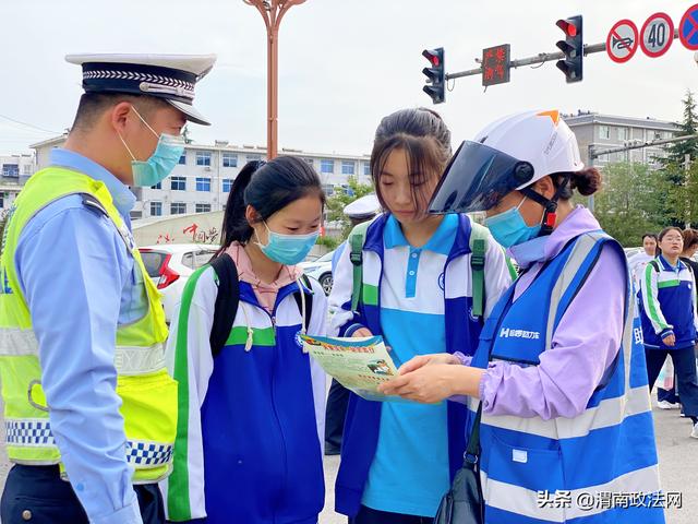 韩城交警:警企联动开展“一盔一带” 主题宣传活动(组图)