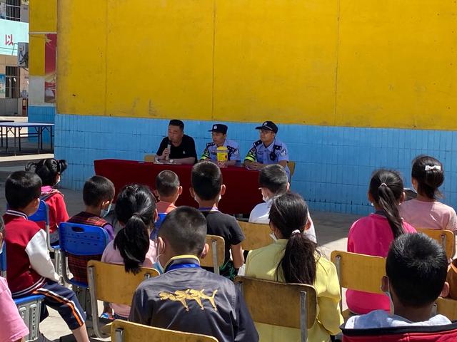 蒲城公安:法制宣传进校园 普法教育促平安