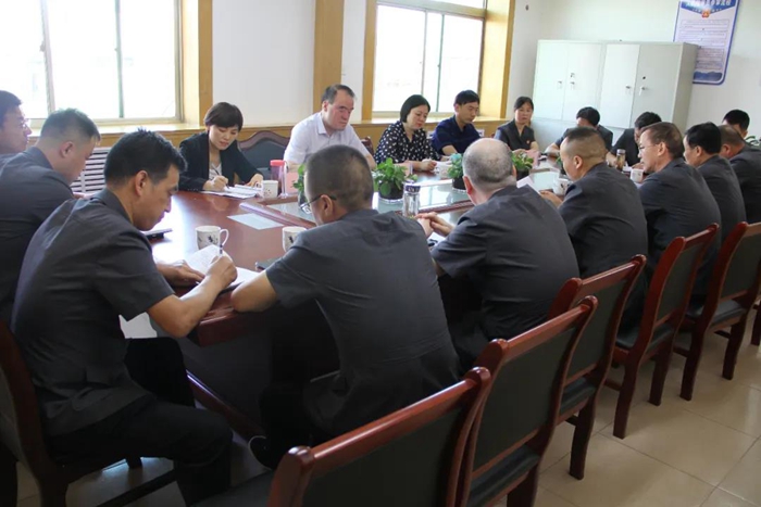 近日，渭南中院党组成员、执行局局长李金海一行4人来到澄城县法院，对该院开展“双进”工作以来的情况进行全面检查。