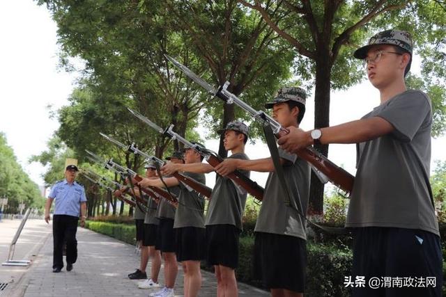 高新分局国保大队联合高校开展“技能送教进校园”练兵活动（组图）