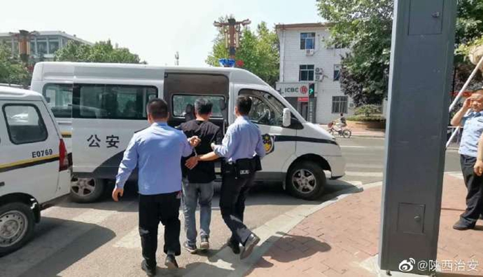 6月5日，渭南韩城新城派出所快速处置非法携带管制刀具。