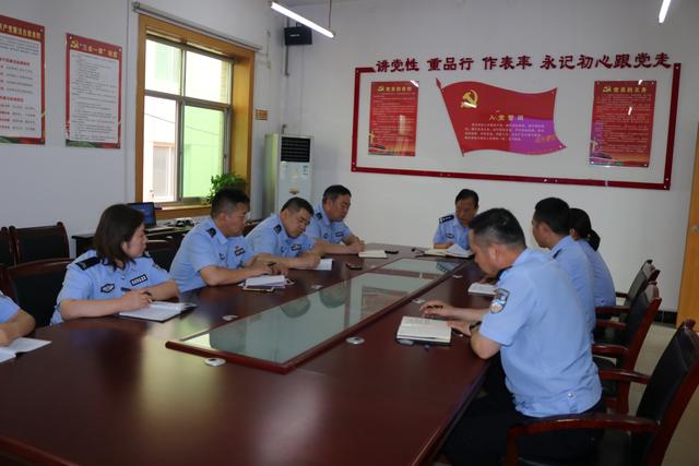 高新交警大队召开创建国家文明城市测评工作安排部署会