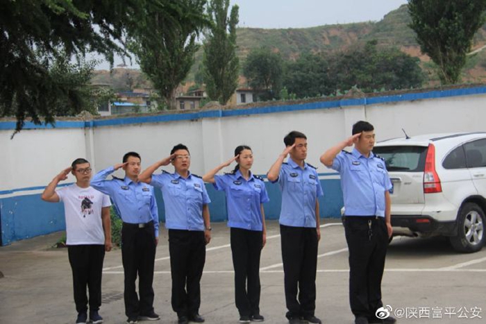 6月23日，富平公安梅家坪派出所组织全体民辅警开展“健康警营”活动。