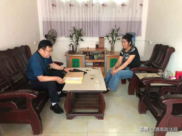 渭南市人民检察院党组书记、检察长李逸强带队扎实开展脱贫攻坚 “一对一”帮扶工作（图）