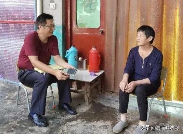 渭南市人民检察院党组书记、检察长李逸强带队扎实开展脱贫攻坚 “一对一”帮扶工作（图）