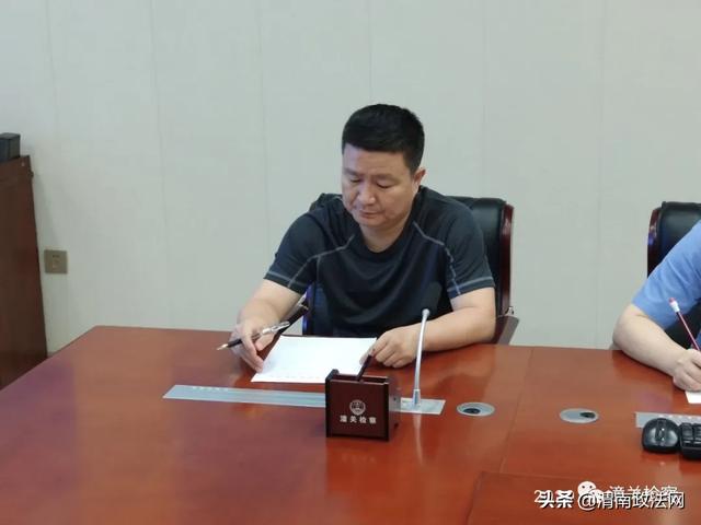 渭南市检察院案管办督导检查潼关县院案卡信息填录工作（图）