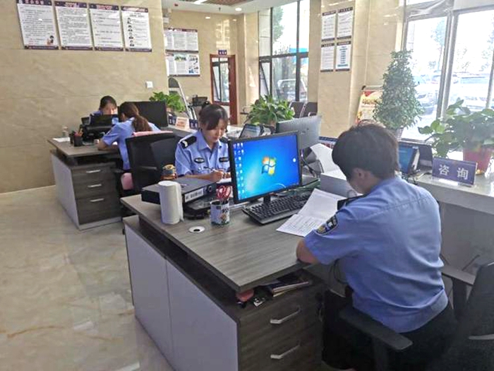 7月28日，渭南市公安局华州分局出入境大队组织开展大练兵基础理论知识考试。