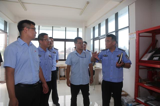 王涛深入辖区重点企业开展走访调研(组图)