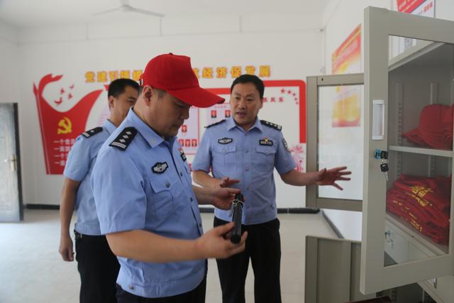 经开分局政委党亚地检查指导分局亮点工作