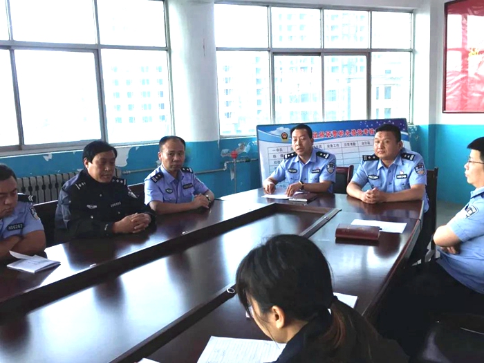 “派出所+交警”联合执法，筑牢交通安全防线。