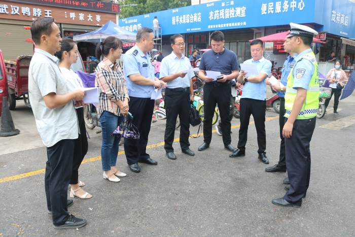 实地考察 现场办公 助力高新交警大队创建文明城市工作