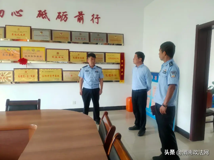 陈康一行检查指导巡特警工作（组图）