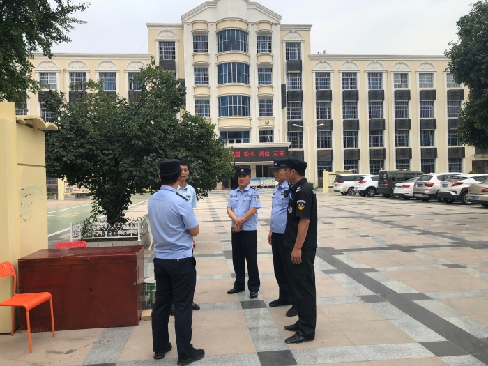 治安大队扎实开展校园安全检查