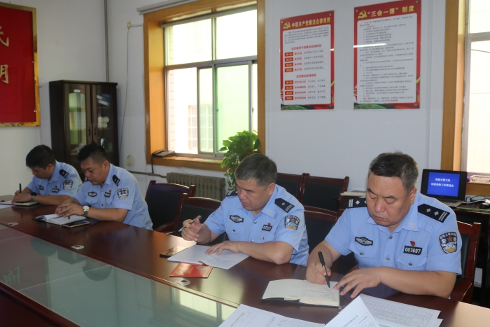 高新交警大队召开创建迎检工作推进会