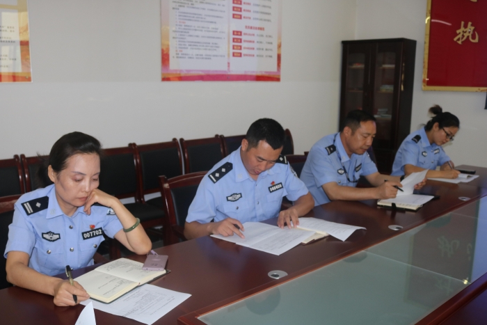 高新交警大队召开创建迎检工作推进会